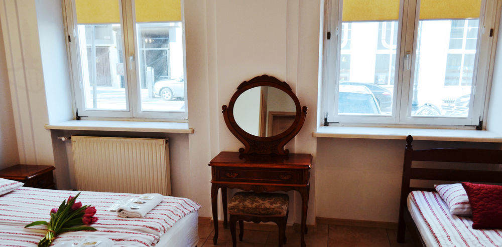 Puffa Hostel Lux Варшава Екстер'єр фото